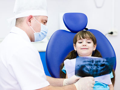 Visit a Dentist for Kids to Stay Healthy for the Holidays